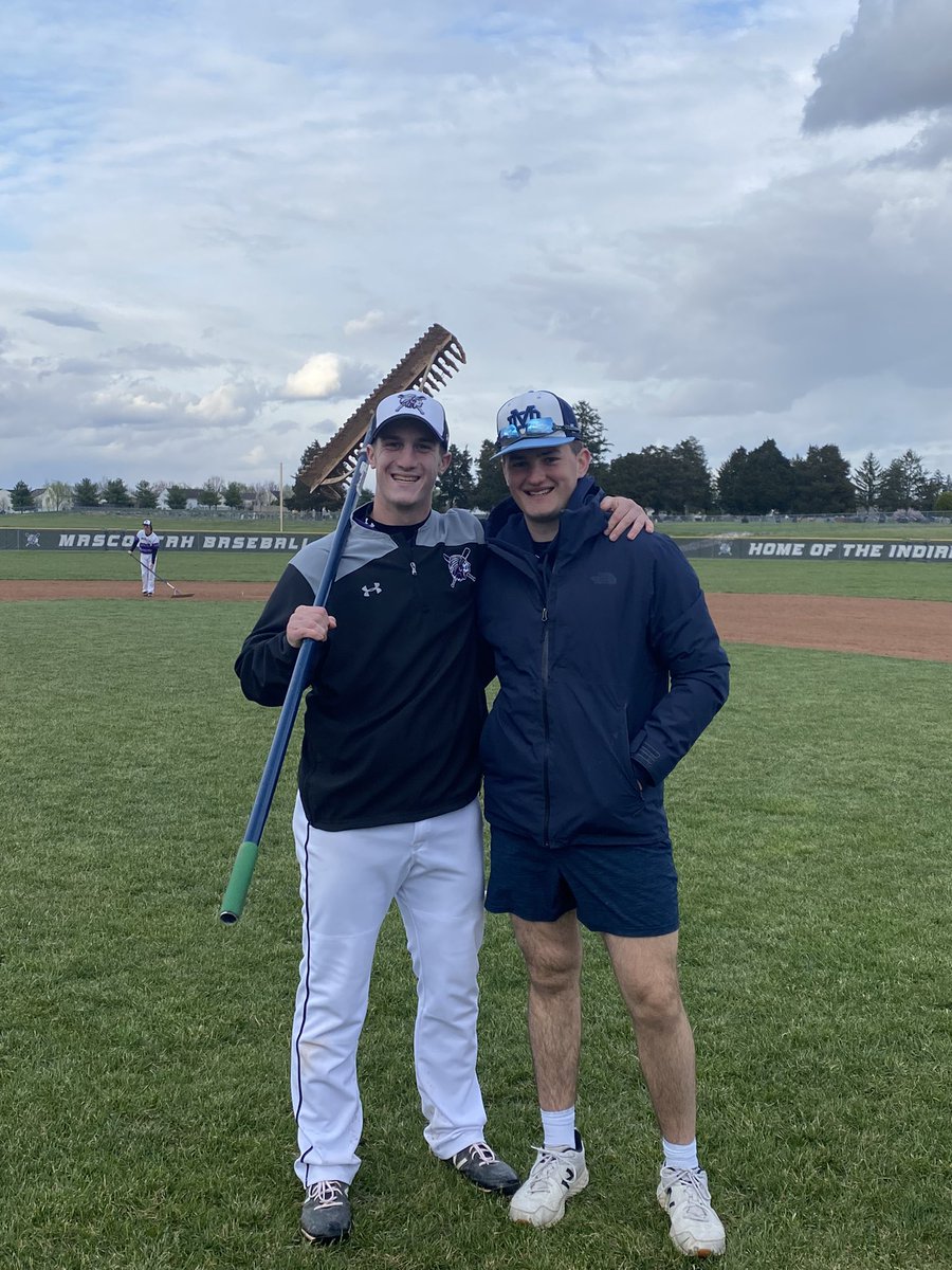 rkrobertson1's tweet photo. who says PO’s don’t rake @T_Rob05 @RyanBibb27 @stlgamers @MD__Baseball @MHS19Baseball https://t.co/HKL9KfTIYk