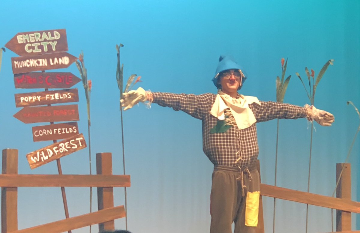 FineArtsHHS's tweet photo. #Wizardofoz Come see the Scarecrow aka Max help Dorothy get to Emerald City this weekend! Friday and Saturday 7pm Saturday Matinee 2pm https://t.co/U27MWkrSss