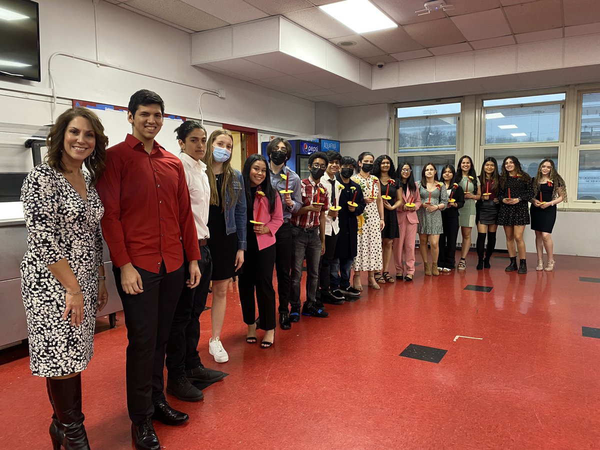 Congratulations to the new Spanish Honor Society inductees and all WL Inductees. Especially proud of my officer; Jason Merchan, James Mitma &amp; Jessica Kral. Buen Trabajo! #WHSSpanishHonorSociety