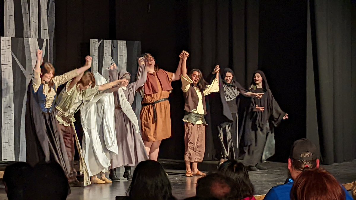 nhs_dotson's tweet photo. Great opening night showing of The Lion, The Witch, and the Wardrobe! Come support our NHS Drama "Lions" for two more nights! #NHSlionpride https://t.co/jrfgWUur9f