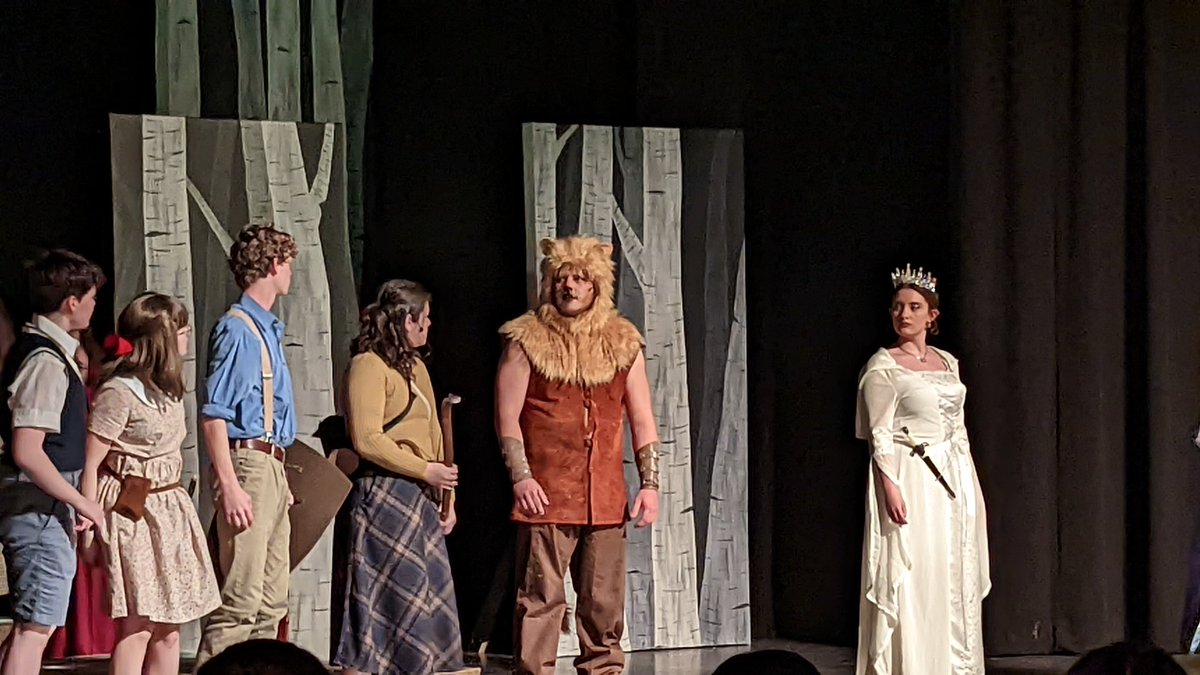 nhs_dotson's tweet photo. Great opening night showing of The Lion, The Witch, and the Wardrobe! Come support our NHS Drama "Lions" for two more nights! #NHSlionpride https://t.co/jrfgWUur9f