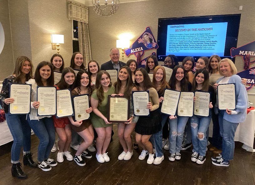 eagles_cheer914's tweet photo. 🔴The town of Eastchester officially recognized April 6, 2022 as Eastchester Eagles Varsity Cheerleading Day!
🔵A big thank you to Town Supervisor Anthony Colavita for presenting the proclamation at our end of the year team celebration.
#FamilyE @Eagle___Nation https://t.co/tWyCpW1pl9
