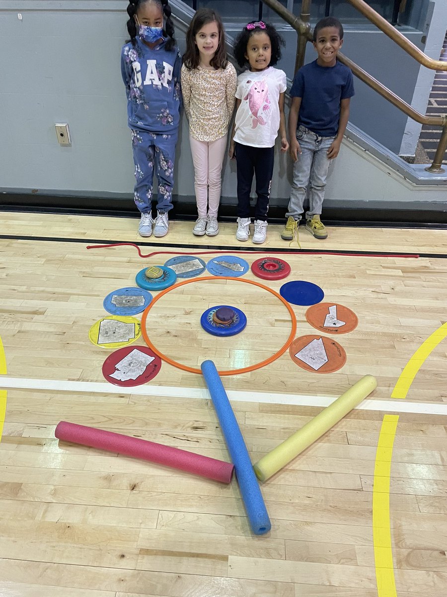 brookavePE's tweet photo. Today in PE at @BrookAveSchool we discussed cooperation! We listened to a story about students working together on a project. Then we shared and listened to each others ideas to “build a flower” with PE equipment! https://t.co/vN7A9MyTtD
