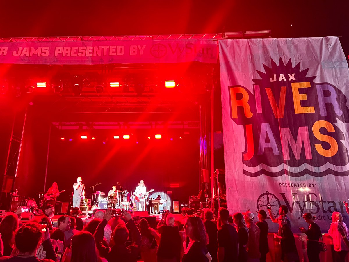 jakegordon's tweet photo. The @SpinDoctorsBand rocking #Downtown #Jacksonville #Florida! Incredible kickoff to our 2022 #JaxRiverJams presented by @OfficialVyStar! #DTJax is alive with energy tonight! #ilovejax #embracetheriver https://t.co/qe7V5SRREr