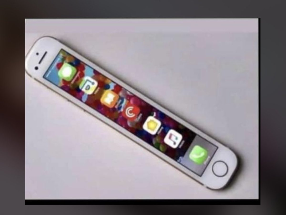 WalixOg's tweet photo. iPhone for short people 😹 https://t.co/GJqi14piZs