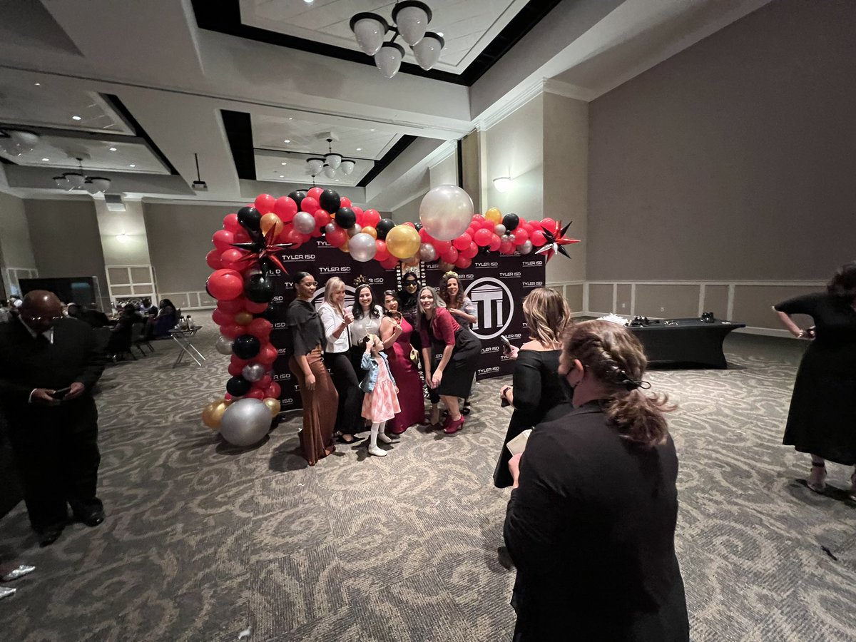 WHO ENJOYED THE EDUCATOR OF THE YEAR BANQUET?!