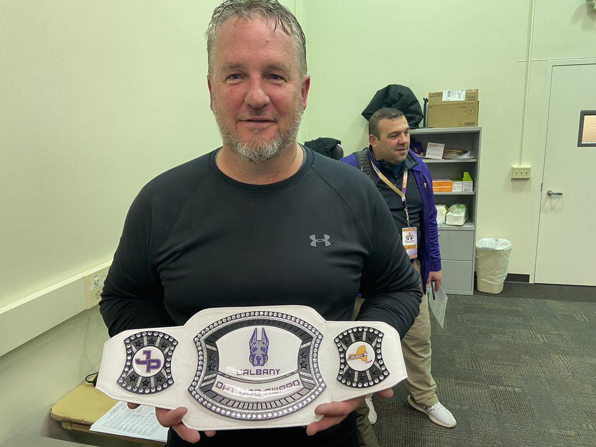 MarkSingelais's tweet photo. UAlbany coach Scott Marr was given this belt, which usually goes to the player of the game, by his team. Said he was very moved by the gesture: https://t.co/PmArA7rgmR