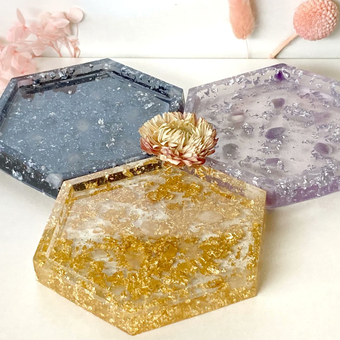 ddjewelshop's tweet image. resin coasters / hexagon crystal trinket dish / crystal infused tray / gold GLITTER flakes / TWILIGHT theme / ash tray etsy.me/3KyJMsA via @Etsy