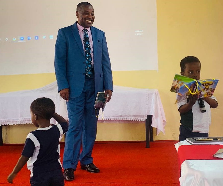 TVCChurchonX's tweet photo. Proverbs 22:6
6 Train a child in the way he should go, and when he is old he will not turn from it. NIV
#TVC #PresciousSoulsProgram https://t.co/R4mEVrm4CM