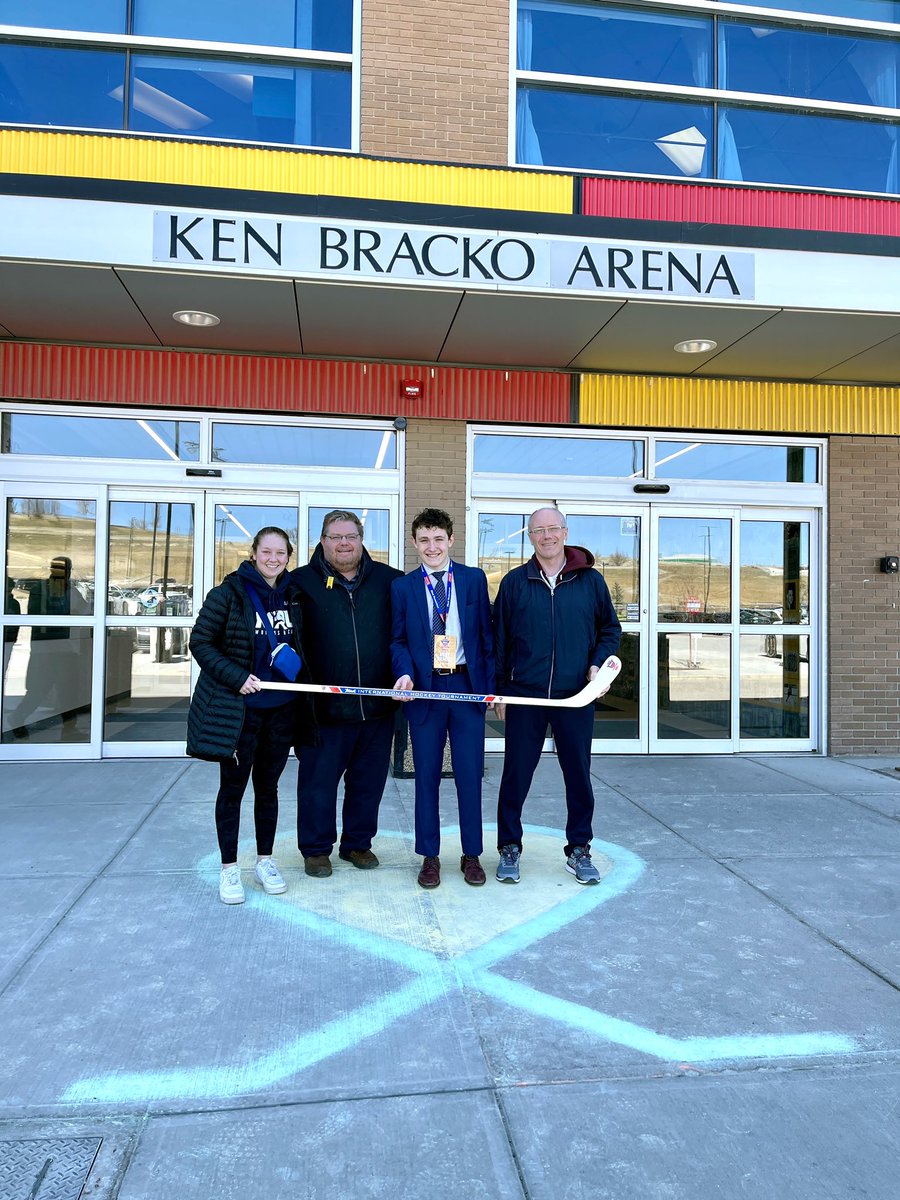 KollmanLori's tweet photo. A Special/Touching Morning @MacsTournament                           3 Generations of Mac’s Builders &amp; Mac’s 🏒 Players: Barry Bracko, @CareyBracko, @Kollman_14 &amp; @bracko_riley Awarded the POG inside The Ken Bracko Arena 😇(@EvelynBracko) 💗 https://t.co/pkcZ7irfHT