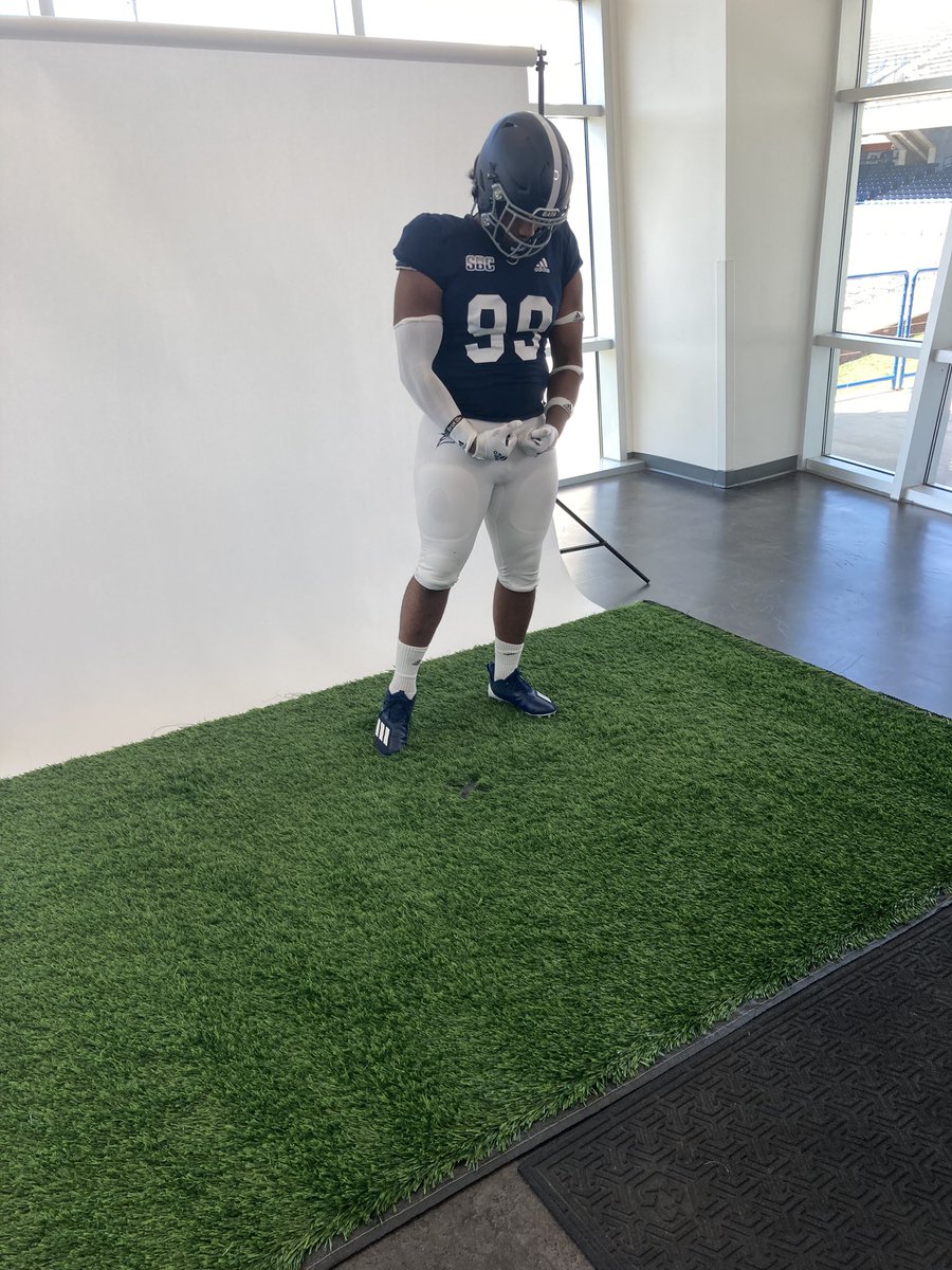 I had a amazing visit at <a href="/GSAthletics_FB/">Georgia Southern Football</a> extremely thankful for the opportunity <a href="/CoachDDorsey/">Daniel T. Dorsey</a>  <a href="/Rip_Rowan48/">Rip Rowan</a> <a href="/CoachJHeyward/">Joshua Heyward</a> <a href="/CoachSelby_/">Ryan Selby</a> <a href="/CoachNEUP/">Andrew Neupert</a> <a href="/RecruitGeorgia/">Recruit Georgia</a>