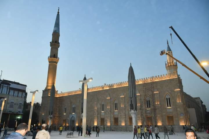 اليوم.. أول صلاة جمعة فى مسجد #الحسين بعد إعادة ترميمه #مصر_صور FPyaxBFXMAAg7Ws?format=jpg&name=900x900
