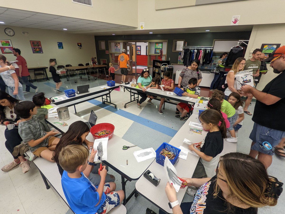 GFESWildcats's tweet photo. AMAZING kick-off for Comal Reads!We had a “Guess the reader”,face painting,camouflage a robot,build an edible robot,make a prediction,robot races, create your own robot,&amp;early literacy stations.Remember to start reading The Wild Robot tomorrow as a family!📚#comalreads @cisdnews https://t.co/wQFYWFCWRQ