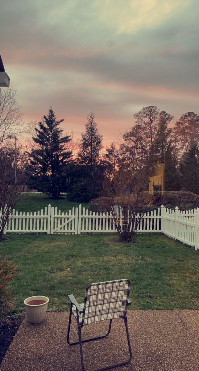 MSulaikNaukhez's tweet photo. #sunset #weekendvibes #beautiful #AprilDay #PhotoOfTheDay #photo #NaturePhotography #cloudy #shades https://t.co/ORS6SIpQak