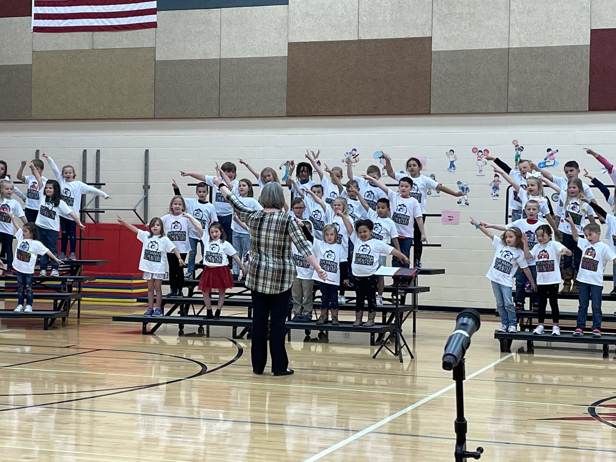 Tori_Palumbo's tweet photo. #theCOVIDkids first ever public performance! So much joy in this gym! #thisisfirstgrade https://t.co/iVhhzlxo8k