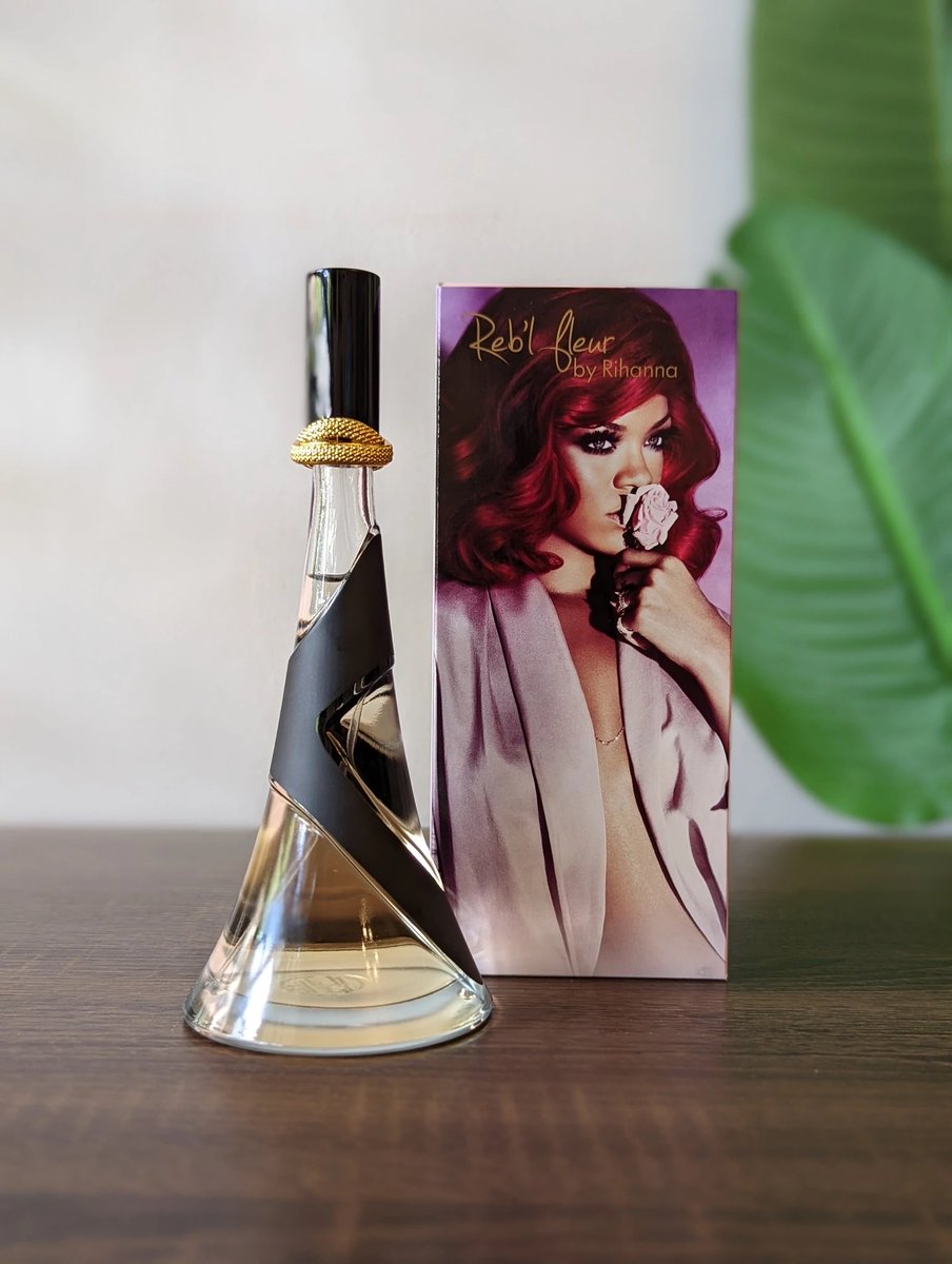 farafumeMY's tweet photo. If you looking for perfume yang ada vibe good girl + LVEB tapi murah dan longlasting?
Reb’l fleur is the answer! ✨
Sweet vanilla, the scent is so sexy dan lembut2 manis gittew. I kalau spray husband mesti "Yanggg sedapnya bau!" 😂
RM190 single bottle, RM240 full set https://t.co/ufOqDVL9H2