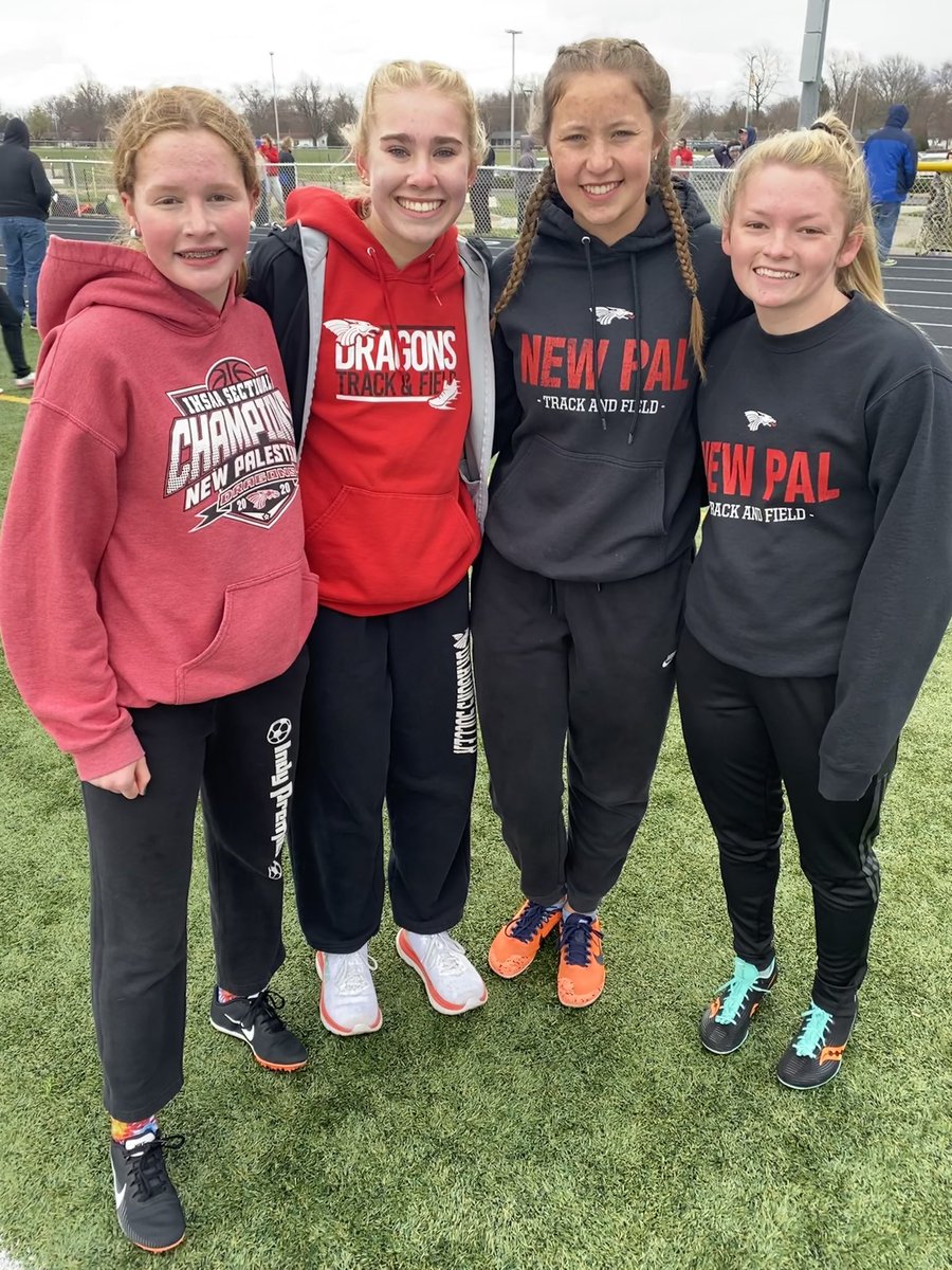 The 4x800 relay of Tylar Whitaker, Ashlyn Sanford, Emily Adam &amp; Lexi Baynes came out rolling tonight against Greenfield and Shelbyville. Congrats on the big win ladies 💨 
#FlyTy #AshlynFTW #AdamBomb #fLEXonEmBaynes