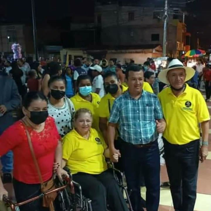 GoldminsEc's tweet photo. Registro fotográfico del evento que preparamos para los más necesitados, las personas de escasos recursos en situación de vulnerabilidad.
#SomosGoldmins https://t.co/anmMqkr56a