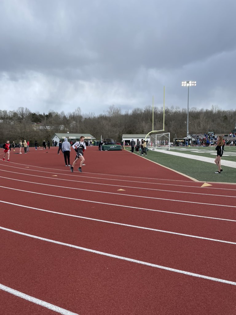 MrsReadnour's tweet photo. Cold+Windy+Track Meet=Memories! What makes the cold better? Hot Hands! 😁😁 Proud of WMS Owls!! #OhMyGoodnessItWasCold #Perseverance #WindsorWay @WMSowls @mholland7261977 https://t.co/kfSldmqe5J