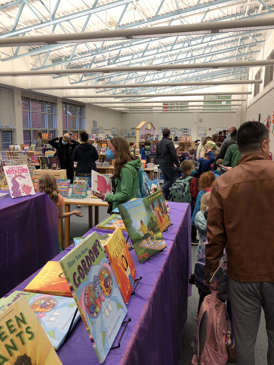 Overflowing with happiness from our READ Book Fair Family Shopping Night - so much fun & excitement for books & reading 📚A big thank you to all who came out to shop and our volunteers who made it all possible! <a target='_blank' href='http://twitter.com/glebepta'>@glebepta</a> <a target='_blank' href='http://twitter.com/GlebeAPS'>@GlebeAPS</a> <a target='_blank' href='http://twitter.com/ReadEarlyDaily'>@ReadEarlyDaily</a> <a target='_blank' href='http://twitter.com/PajamaMamaJSP'>@PajamaMamaJSP</a> <a target='_blank' href='http://twitter.com/APSLibrarians'>@APSLibrarians</a> <a target='_blank' href='https://t.co/Rxwof7ykdF'>https://t.co/Rxwof7ykdF</a>