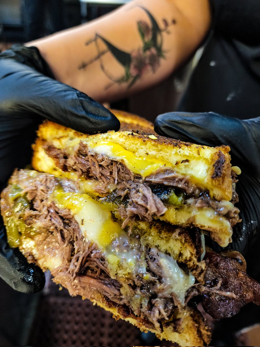 Short Rib Hatch Chile Grilled Cheese Sandwich.
#hatch #grilledcheese #shortribs #BKDS #BKDinAction #foodie