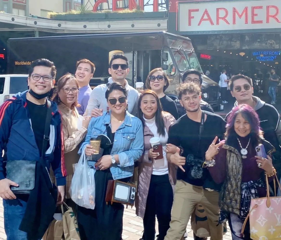 Erik_Archives's tweet photo. 💌 [UPDATE] 040822 || © Ms. Anna Puno's IG

“Team THREELOGY enjoying the beautiful sites of Seattle this perfect sunny day... #stressfreeday #touristpeg @realeriksantos @xtianbautista @itsMorissette @carloorosa @janinepuno @Cynchai @IvanLeeOnKeys ”

🔗 https://t.co/eJtyzN4Tje https://t.co/HgXEf1D23a