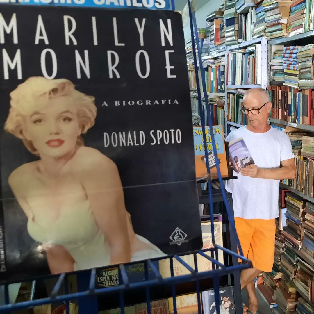fernandpetronio's tweet photo. Abril, mês da leitura. Reserve pelo menos meia hora do dia para ler. No final saberá quão importante é a leitura para o seu conhecimento. https://t.co/3UQqbpFBQu