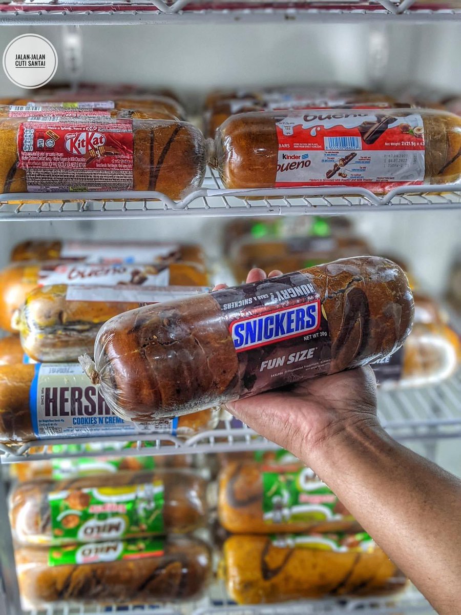 MalaysianFoods's tweet photo. Ada kek lapis sarawak, kek roll, kek telapuk kuda, kek viral rm10 dan rm20 https://t.co/5VNAxQG7G6