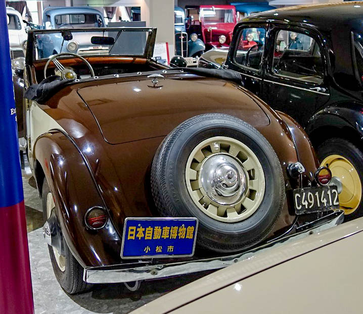 clarez_ch's tweet photo. 続いてのクルマは、
「シトロエン 7CV」!
1936年製!
#シトロエン #シトロエン7CV #車好きな人と繋がりたい #車好き #おはようVtubar #こんにちはVtuber #Citroen #7CV #Citroen7CV https://t.co/OUeJ8fw3ul