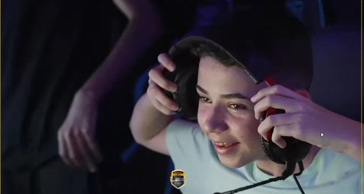 worldlessa_'s tweet photo. os olhinhos brilhando, mais que tudo, ele merece isso pra caralho, depois de tanta cobrança, tantos autos e baixos, finalmente ver que o esforço e dedicação deu resultado é gratificante demais, vc é ídolo thur, é o melhor que poderíamos ter, meu maior orgulho ❤️ https://t.co/ydrHNaouye