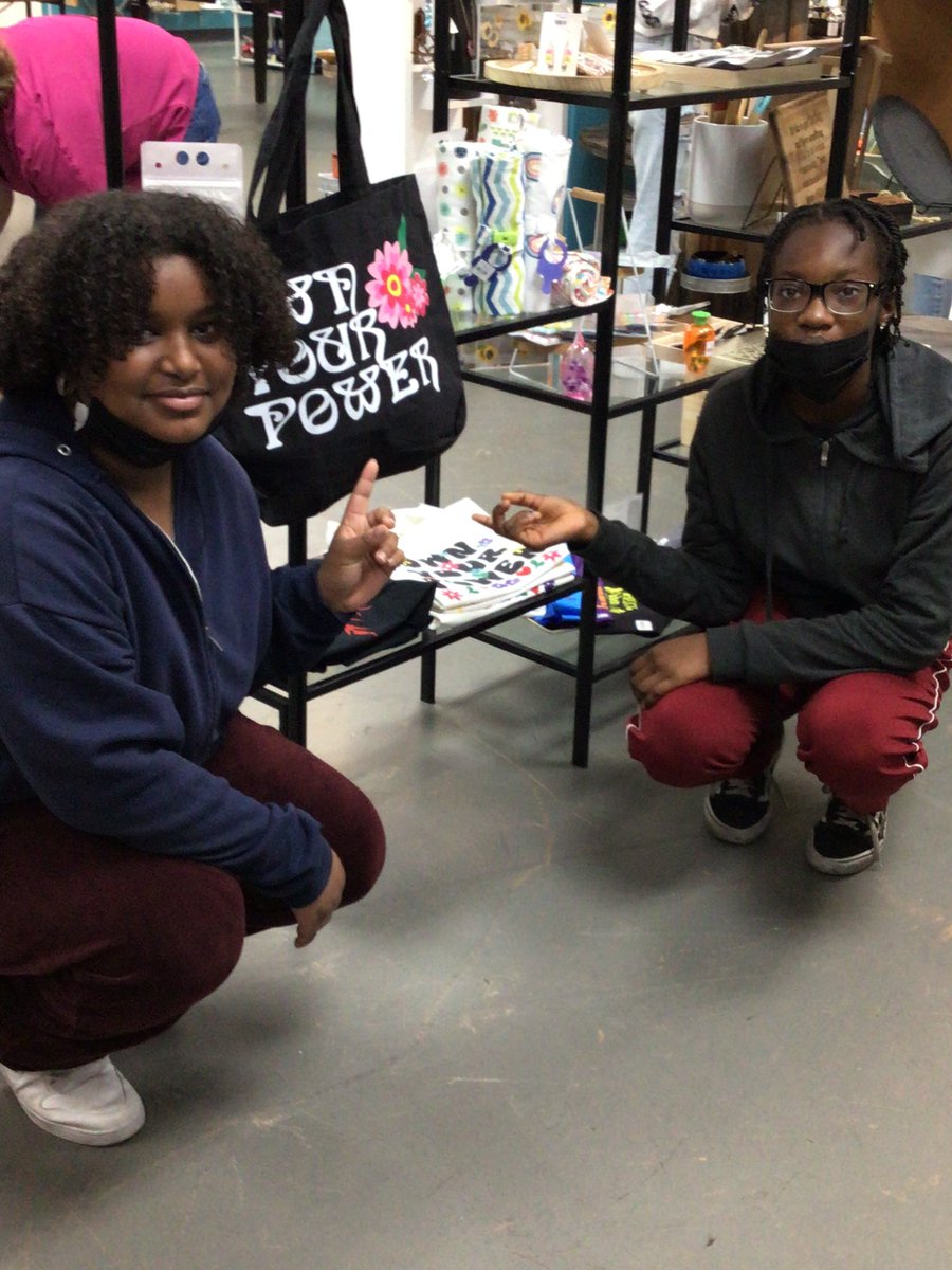 Sarah Hillard tweet media