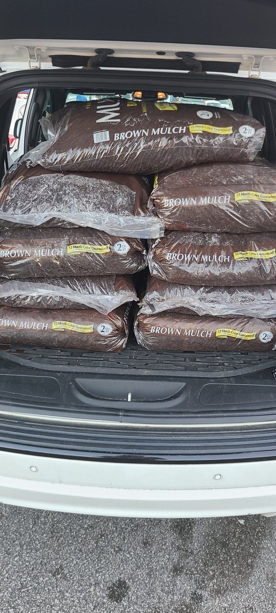 joshtgardner's tweet image. 3 trips to @Lowes this evening for the 1st day of #SpringFest2022 -- much obliged for the continuation of 5 for $10 mulch! Doesn&apos;t this #TraditionUnlikeAnyOther normally occur before both @MLB #OpeningDay &amp;amp; #TheMasters??
