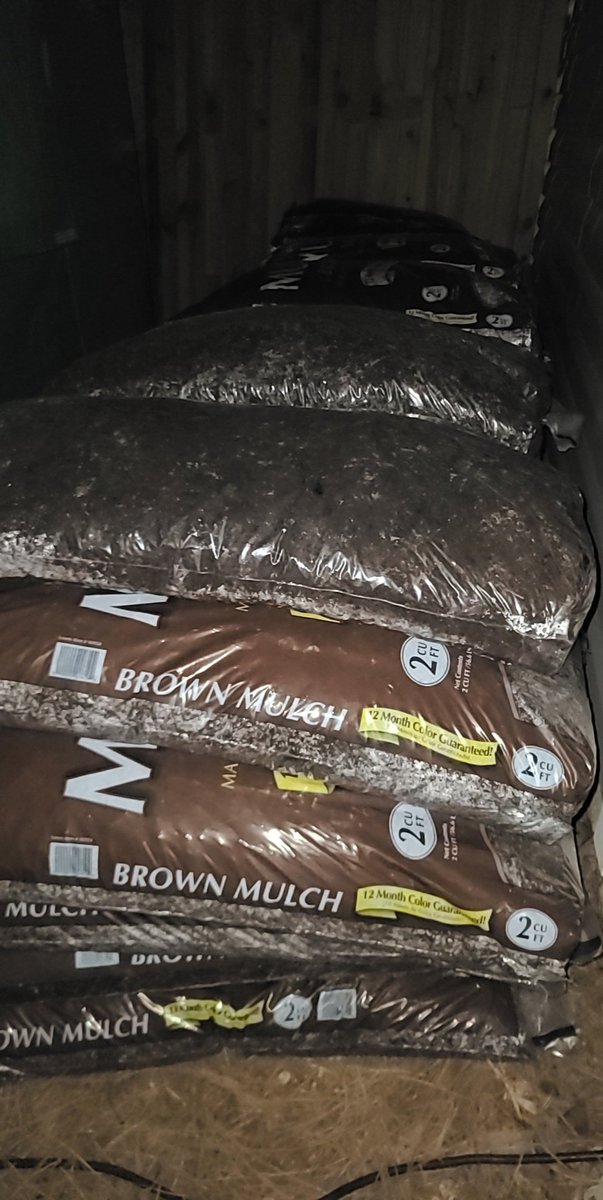joshtgardner's tweet image. 3 trips to @Lowes this evening for the 1st day of #SpringFest2022 -- much obliged for the continuation of 5 for $10 mulch! Doesn&apos;t this #TraditionUnlikeAnyOther normally occur before both @MLB #OpeningDay &amp;amp; #TheMasters??