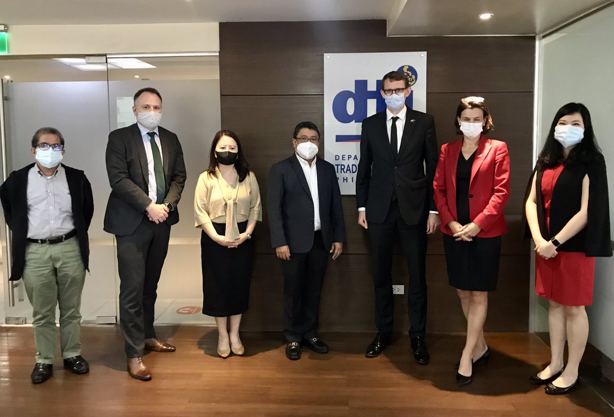 After many virtual meetings, so good to meet @DtiPhilippines Assistant Secretary Gepty and his team in person! 🇵🇭 is our @ASEAN Economic Coordinator - we had a packed discussion on next steps in #UKASEAN economic partnership, including the COVID recovery, trade, digital and more!