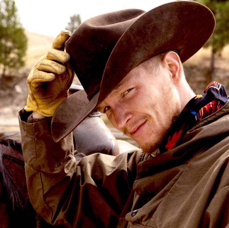 YellowstoneDVM's tweet image. “I don’t know what I did to deserve a man like you, @JimmyRanchHand. I can promise you this, I’ll never stop loving you.”