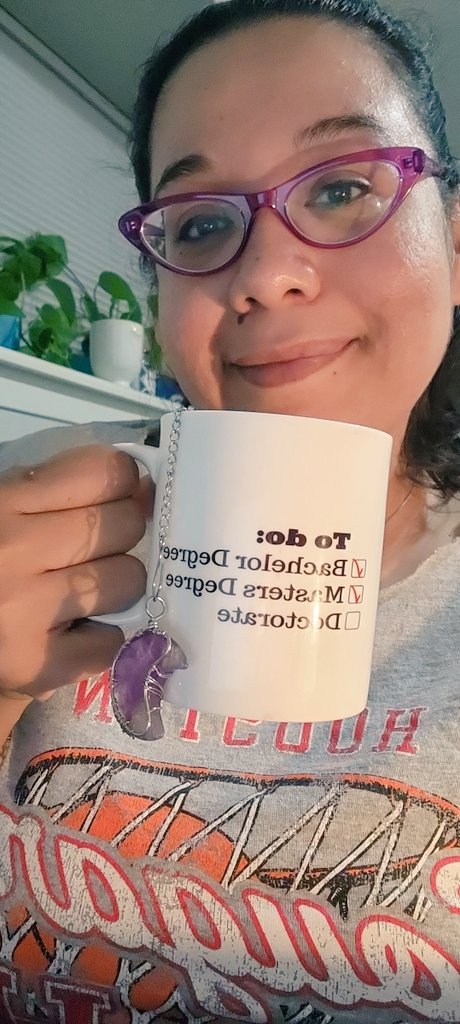 shilohgirl_mop's tweet photo. Currently drinking tea and working on this paper #futuredoctora #EdD #goals #tea #imbacktwitter #didyallmissme #allthehashtags https://t.co/a5gbdvGUGN