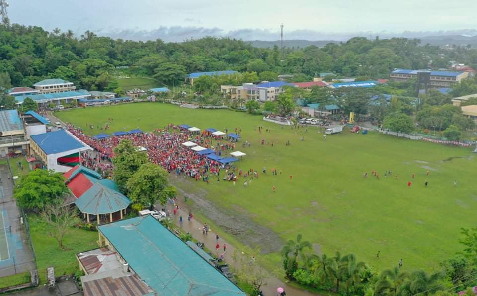 pinoygator's tweet photo. Wow so many people at the BabyM rally in Catarman today! I hear that the final attendance count is 203 billion. 😄

#NorthernSamarisPink 
#IpanaloNatin10To https://t.co/Bmy153Vbm7