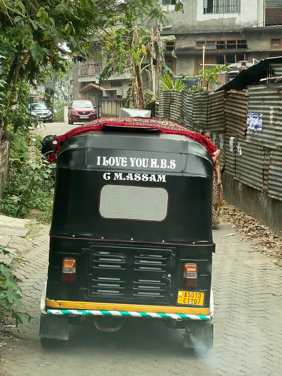 SuperMamaHBS's tweet photo. It's this constant love and support from the common people that makes CM Dr @himantabiswa a leader of the masses.

His politics has always been about the betterment of the people of Assam and this spontaneous love is a testament to it

#SuperMamaHBS #HimantaBiswaSarma 
#Assam https://t.co/3pzzd3ofoe