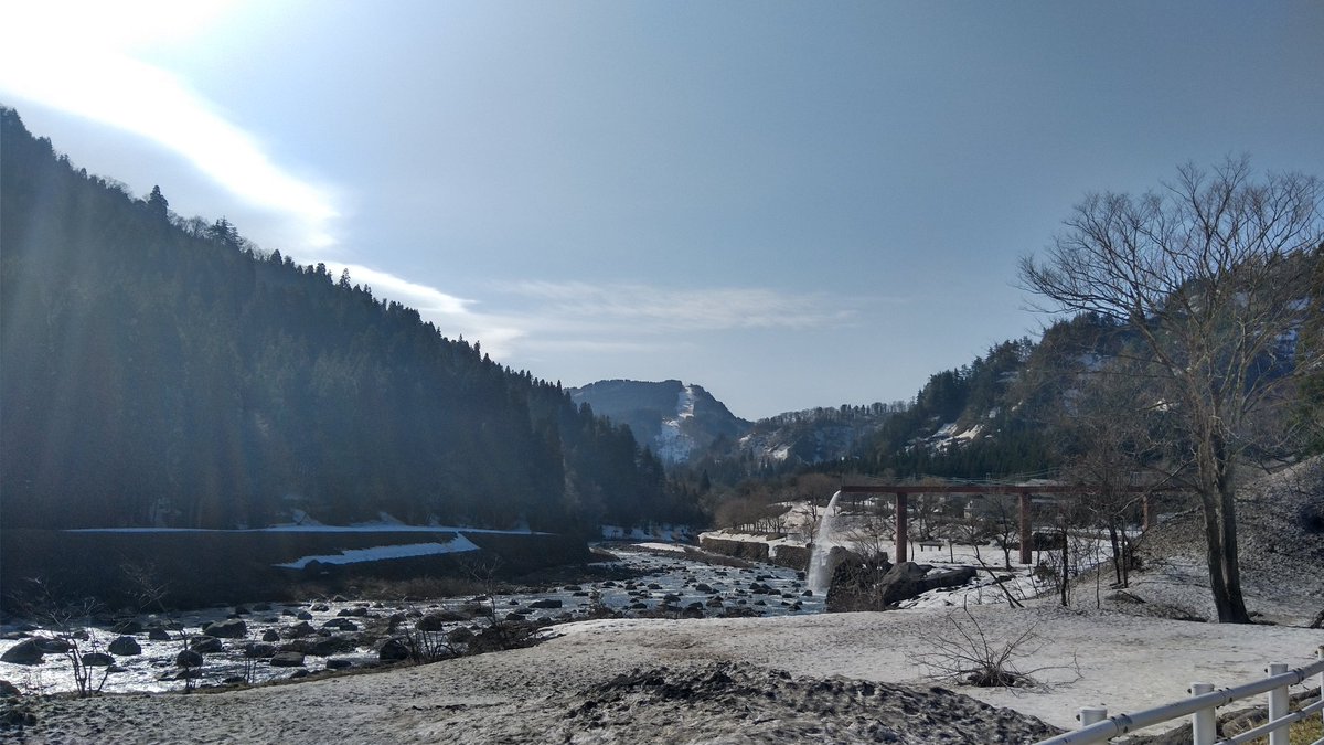 NeuSenya's tweet photo. そういえば：僅か１年で異動となり、和歌山県の海辺から石川県の山奥に赴任になっています。人生いろいろ��りますね。 https://t.co/cbIhkrGlbB