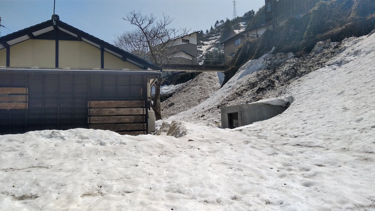 NeuSenya's tweet photo. そういえば：僅か１年で異動となり、和歌山県の海辺から石川県の山奥に赴任になっています。人生いろいろ��りますね。 https://t.co/cbIhkrGlbB
