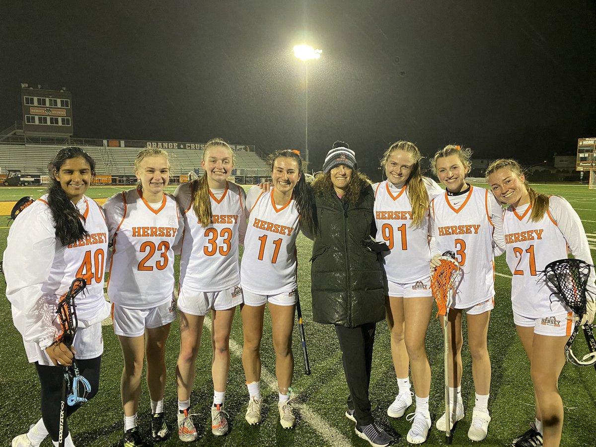 Mary_CoachFen's tweet photo. I’ve got so much love for these Hersey BB players! They are killin’ it on the Varsity lacrosse field. #ColdWindRain #MultiSportAthletesRock #BigWinForTheHuskies https://t.co/KoifoCqUbp