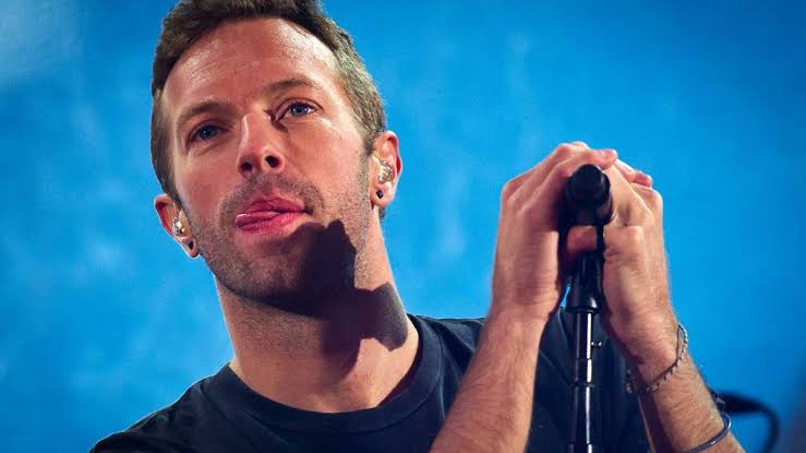 thetickattack's tweet photo. Los de Coldplay llevan tanto en México que dicen que solo les falta como dos conciertos a no menos como ocho. https://t.co/RSCJUElcG8