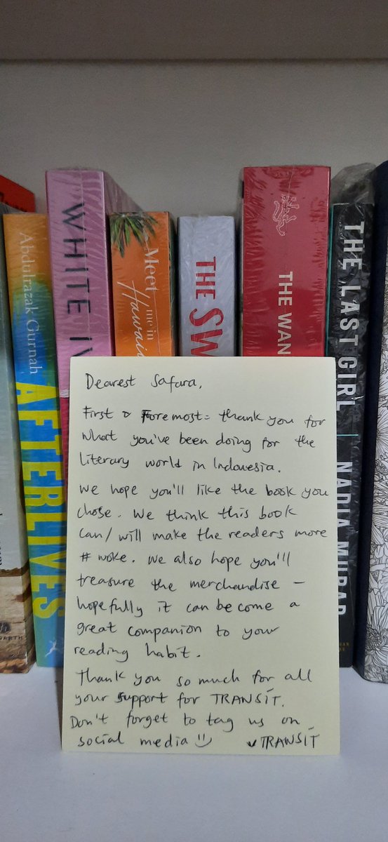 safaracathasa's tweet photo. Transshipment is finally here!
It is a book box curated by yours truly, Transit Santa. I also got a book journal with a heartwarming handwritten note 😍 https://t.co/lk2VsoN9iL