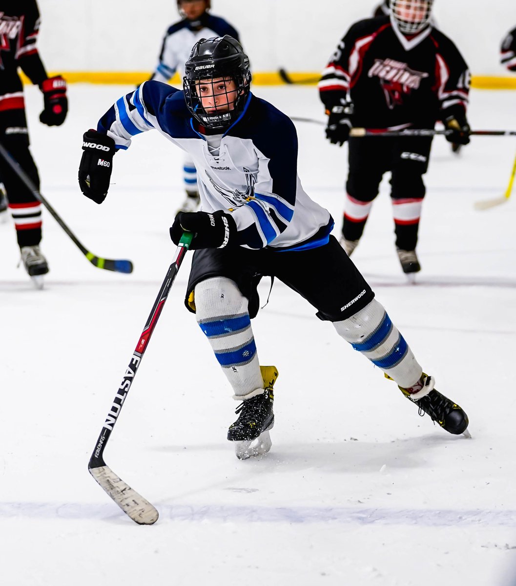 Dman Jackson skates well with free speed off great glide. Head up with purpose.