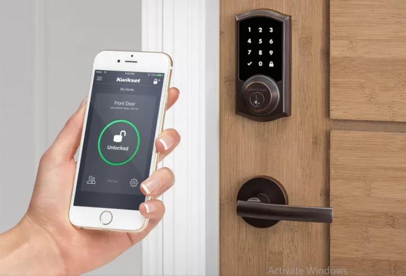 AlphaHome6's tweet photo. Using smart locks and garage-door openers, you can grant or deny access to visitors. Smart locks can also detect when you are near and unlock the doors for you.
#control_your_home_control_your_life 
#Smart_Home_Technology
#homeimprovement
#smart_locks https://t.co/Z6lztzq7Op