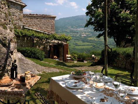 300moods's tweet photo. a summer in an italian village ⛅️🫒🌴🌷 https://t.co/biwAmw9Qxq
