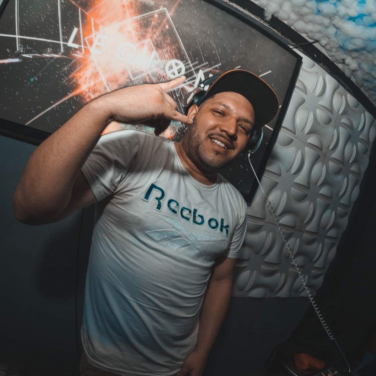 DJSoundFyah's tweet photo. #NuevaFotoDePerfil https://t.co/HfJQ75s5Ke