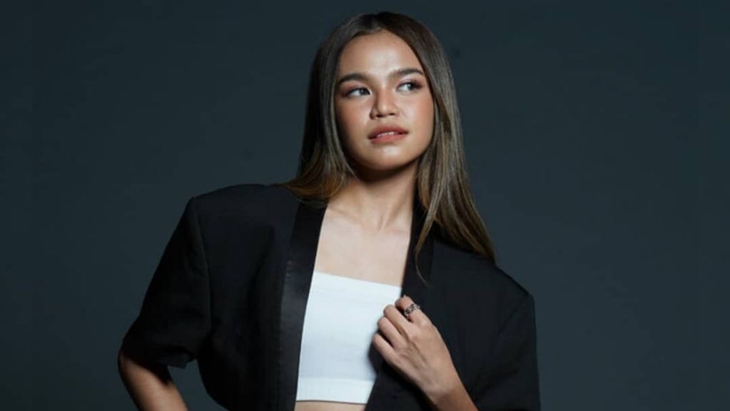 GMASingers's tweet photo. #GMASingers: Excited to know what's instore for #AllOutSundays' upcoming episode? Come join the #KapusoKwentuhanLive with Jessica Villarubin (@_IamRealJessica), Jeremiah Tiangco, and Zephanie Dimaranan (@imzephanie)!

3:00pm on GMA Network's official Instagram account. https://t.co/VuowsgIHPK