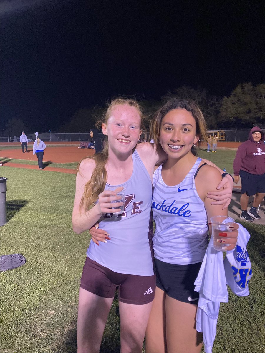 CoachMeuth's tweet photo. 1600m runners advancing to area:
Ivanna Luna ⏱6:12. 4th place 
Yovanney Delgadillo ⏱4:42 🥈 place
Jesus Bocanegra ⏱ 4:48 4th place

So proud of all of the distance kids the last two days! This group is something special ✨ https://t.co/uaZ2d8OVyD