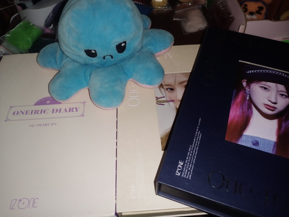 Chaewoniiie's tweet image. wts lfb izone unsealed albums

- one reeler chaeyeon hyewon cover 500 php with oneiric diary wonyoung cover freebie ( ob pb cd poster room sticker )
- gcash payo ( +15 pf )

tags izone one reeler oneiric unsealed chaeyeon hyewon postcard wonyoung oneiric diary